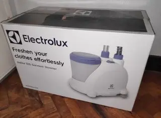 Electrolux Garment Steamer: Unboxing and assembly