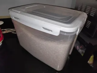 What even is a rice container?