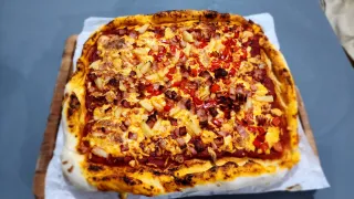 Long Pan Pizza with ham and pineapple